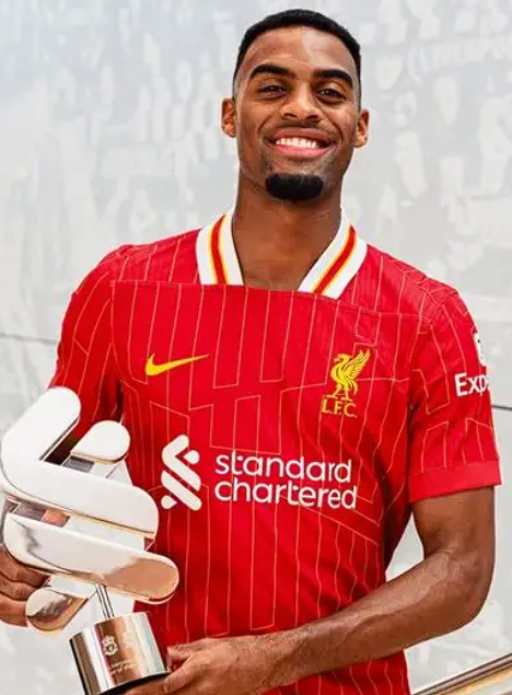 利物浦胜维拉后，斯洛特谈赫拉芬贝赫伤情与后续赛事安排