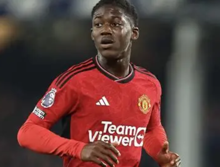 冬窗转会动态：那不勒斯对拜仁中场格雷茨卡兴趣浓厚